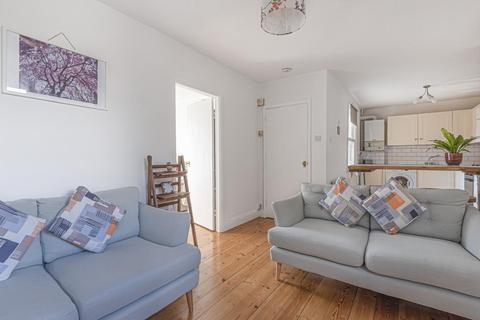 68c Wisteria Road, London, SE13 5HN