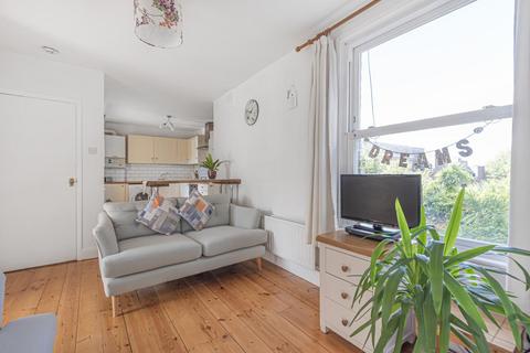 68c Wisteria Road, London, SE13 5HN