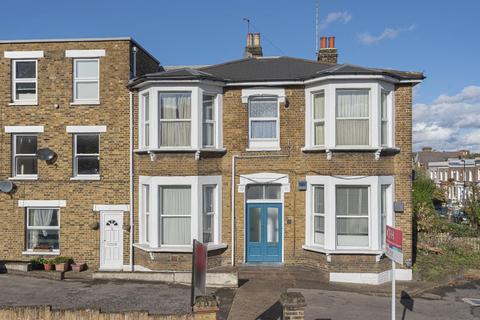 68c Wisteria Road, London, SE13 5HN