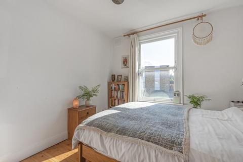 68c Wisteria Road, London, SE13 5HN