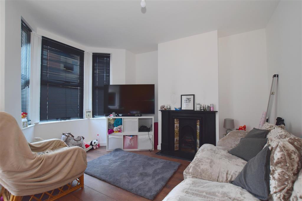 Clive Road, Rochester, Kent 2 bed terraced house £270,000