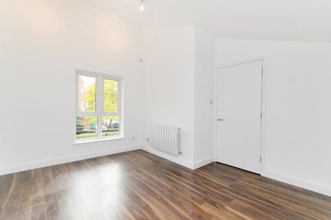 10 Petros Gardens, London, NW3 6EL