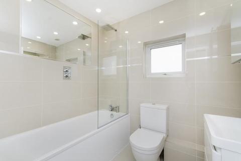 10 Petros Gardens, London, NW3 6EL