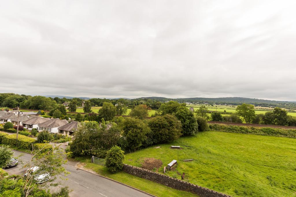 Black Dyke Road, Arnside, Cumbria, LA5 0HJ 4 bed terraced house £340,000