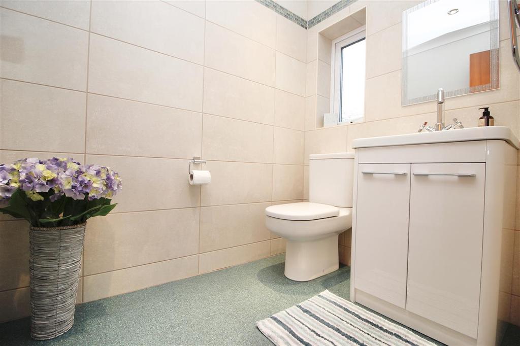 En-Suite Cloakroom