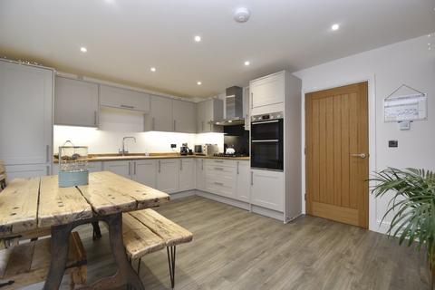 6 Old Nurseries Close, Meppershall, Shefford, SG17 5PZ