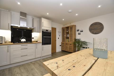 6 Old Nurseries Close, Meppershall, Shefford, SG17 5PZ