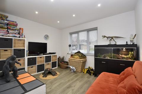 6 Old Nurseries Close, Meppershall, Shefford, SG17 5PZ