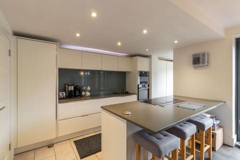 171 Buryfield Road, Solihull, B91 2BB