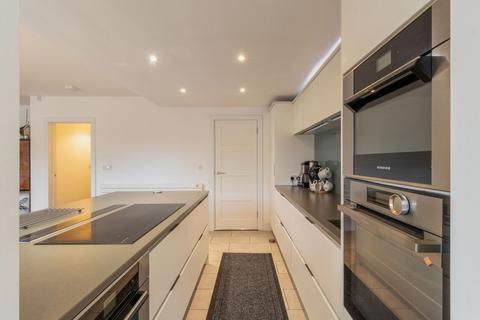 171 Buryfield Road, Solihull, B91 2BB