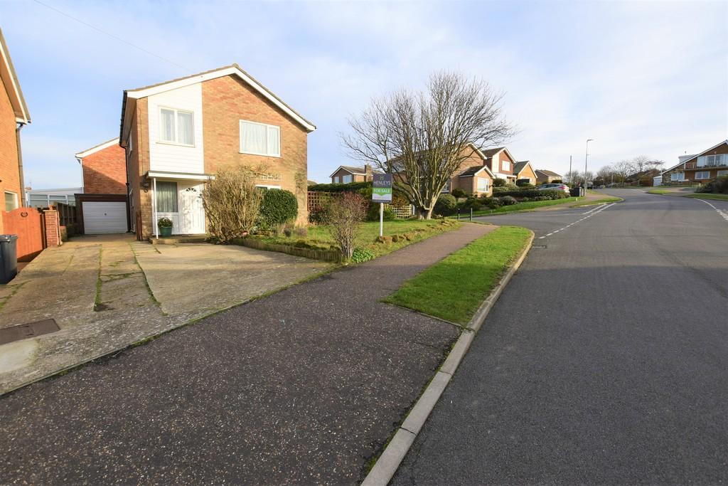 Clifton Park, Cromer 4 bed detached house £375,000
