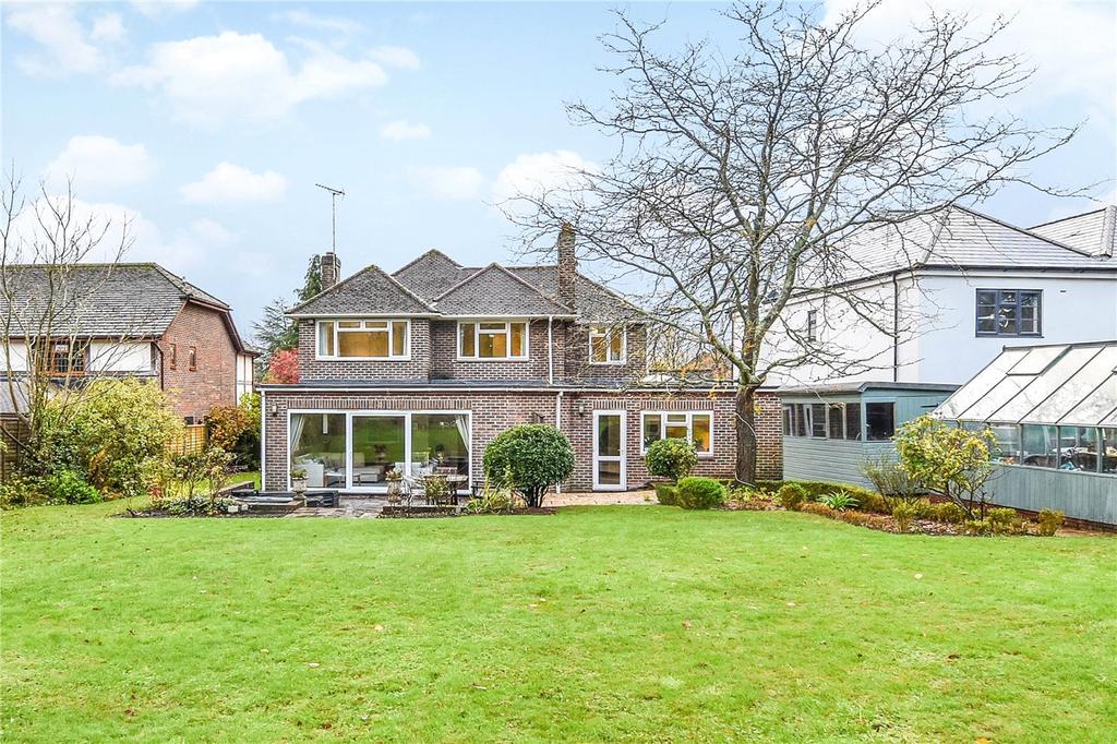 Woodbury Avenue, Petersfield, Hampshire, GU32 4 bed detached house £1,000,000