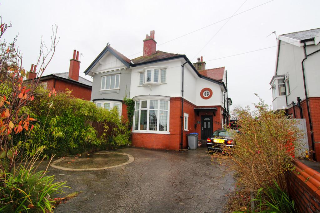 Newton Drive, Blackpool, FY3 3 bed semidetached house for sale £249,950