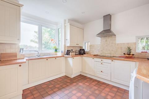 4 Cliff End, Purley, CR8 1BN