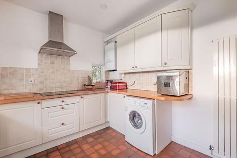 4 Cliff End, Purley, CR8 1BN