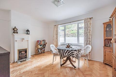 4 Cliff End, Purley, CR8 1BN