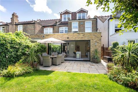 18 Dunmore Road, London, SW20 8TN