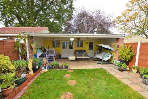 52 Berkeley Waye, Hounslow, TW5 9HL