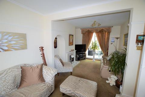 52 Berkeley Waye, Hounslow, TW5 9HL