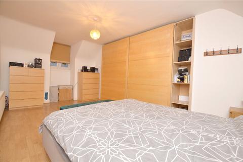 346 Bradford Road, Stanningley, Pudsey, LS28 7TQ