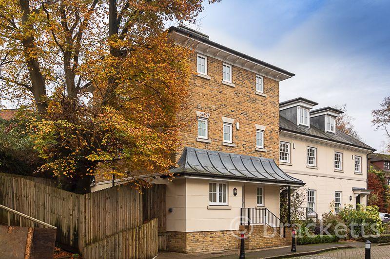 Montacute Mews, Tunbridge Wells 4 bed detached house £825,000