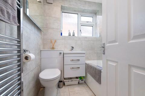 3 Lyminge Close, Sidcup, DA14 6RE