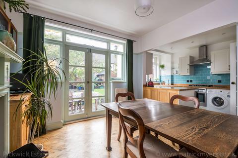 29 Holmesley Road, London, SE23 1PH