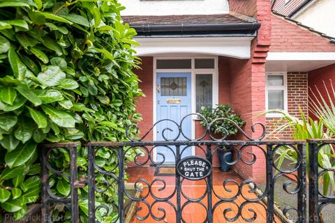 29 Holmesley Road, London, SE23 1PH