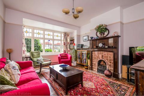 29 Holmesley Road, London, SE23 1PH
