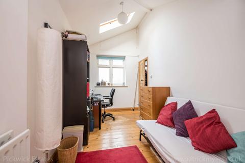 29 Holmesley Road, London, SE23 1PH