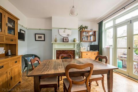 29 Holmesley Road, London, SE23 1PH
