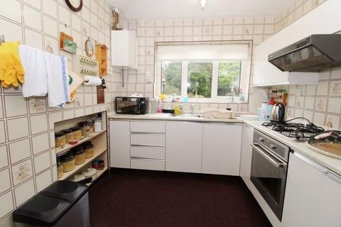 25 Harborough Drive, Walsall, WS9 0ET