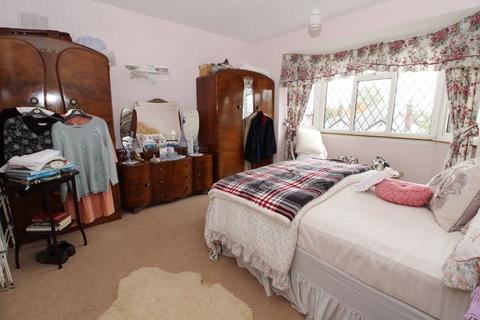 25 Harborough Drive, Walsall, WS9 0ET