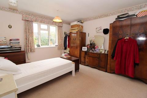 25 Harborough Drive, Walsall, WS9 0ET