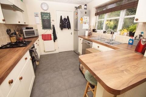 20 Exeter Close, Burnham-on-sea, TA8 1JF
