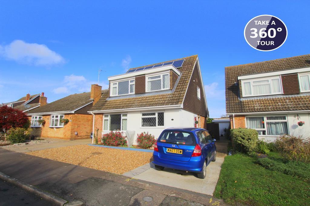 Orchard Way, Flitwick, Bedfordshire... 4 bed detached house £399,995