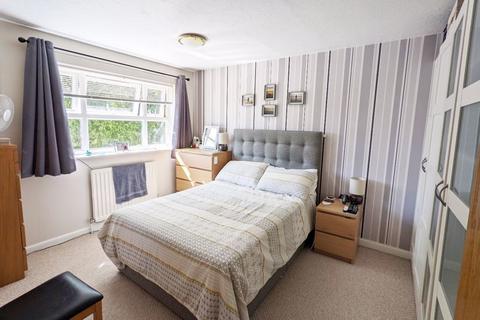 65 Haydock Close, Alton, GU34 2TL