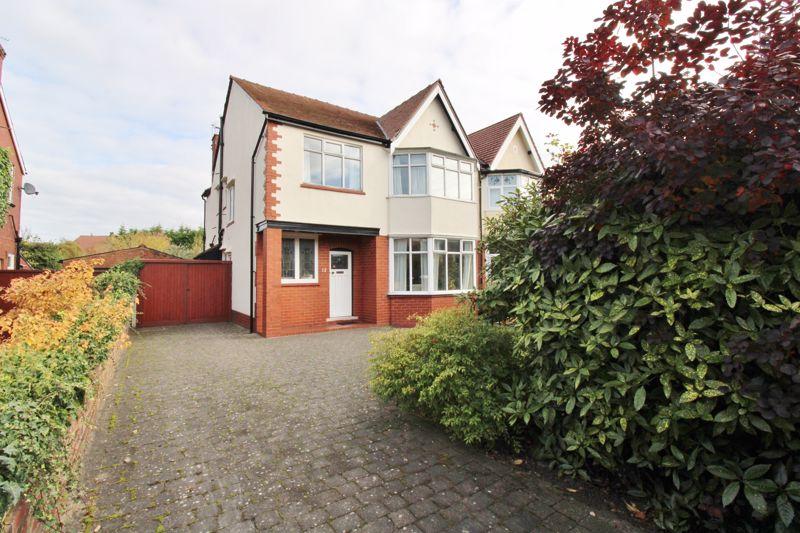 Dunkirk Road, Southport 4 bed semidetached house £300,000