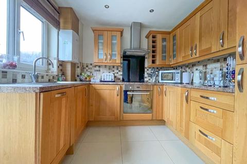 8 Brookfield Avenue, Houghton Regis, Dunstable, LU5 5TS