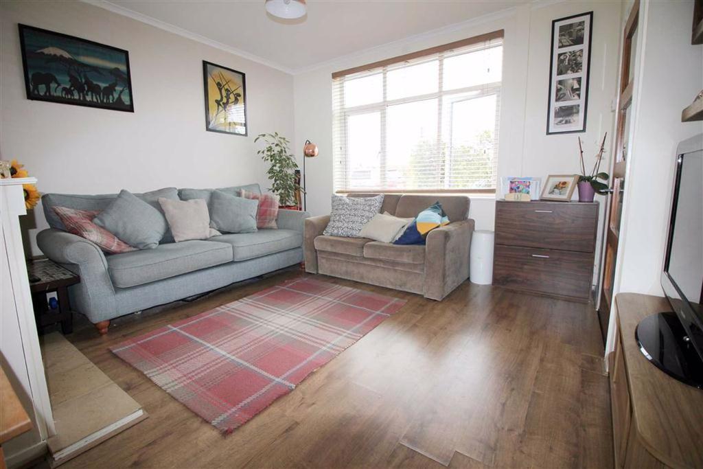 Croxdale Road, Borehamwood, Herts 3 bed terraced house £480,000