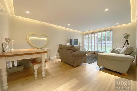 2 Adamsrill Close, Enfield, EN1 2BP