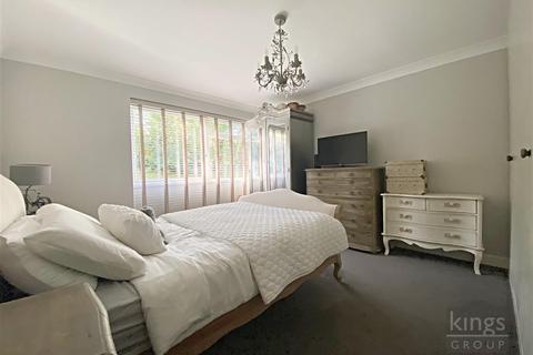 2 Adamsrill Close, Enfield, EN1 2BP