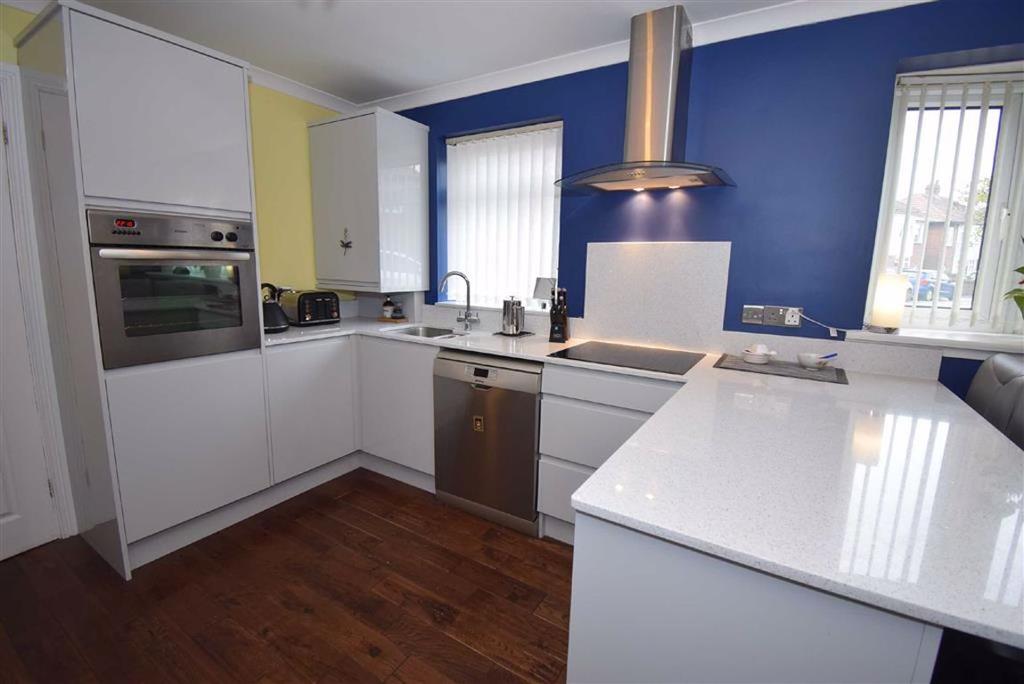 Page Avenue, South Shields 3 bed semidetached house £215,000