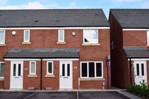 Glastonbury Avenue, Lowton