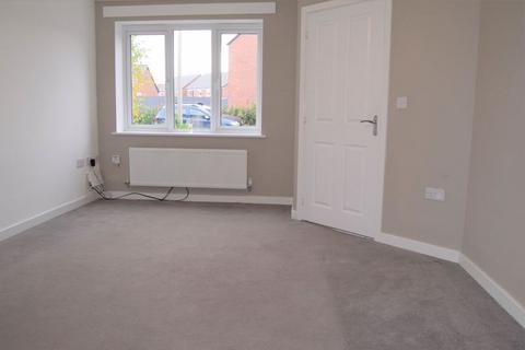 3 bedroom semi-detached house to rent, Glastonbury Avenue, Lowton