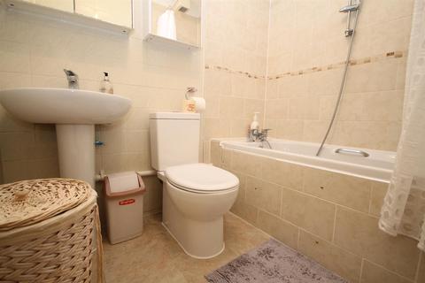 4 Cricketers Terrace, Carshalton, SM5 2RD