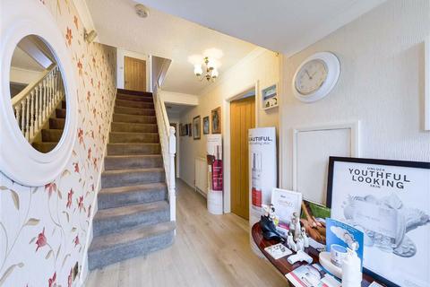 32 Farrant Avenue, Churchdown, Gloucester, GL3 2BP