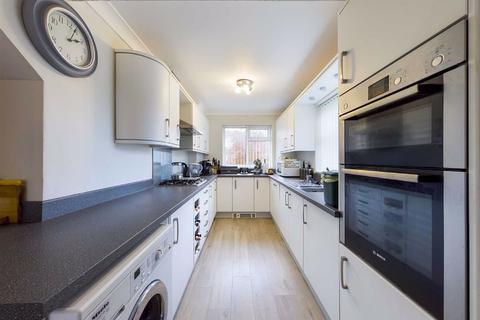 32 Farrant Avenue, Churchdown, Gloucester, GL3 2BP