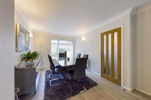 32 Farrant Avenue, Churchdown, Gloucester, GL3 2BP