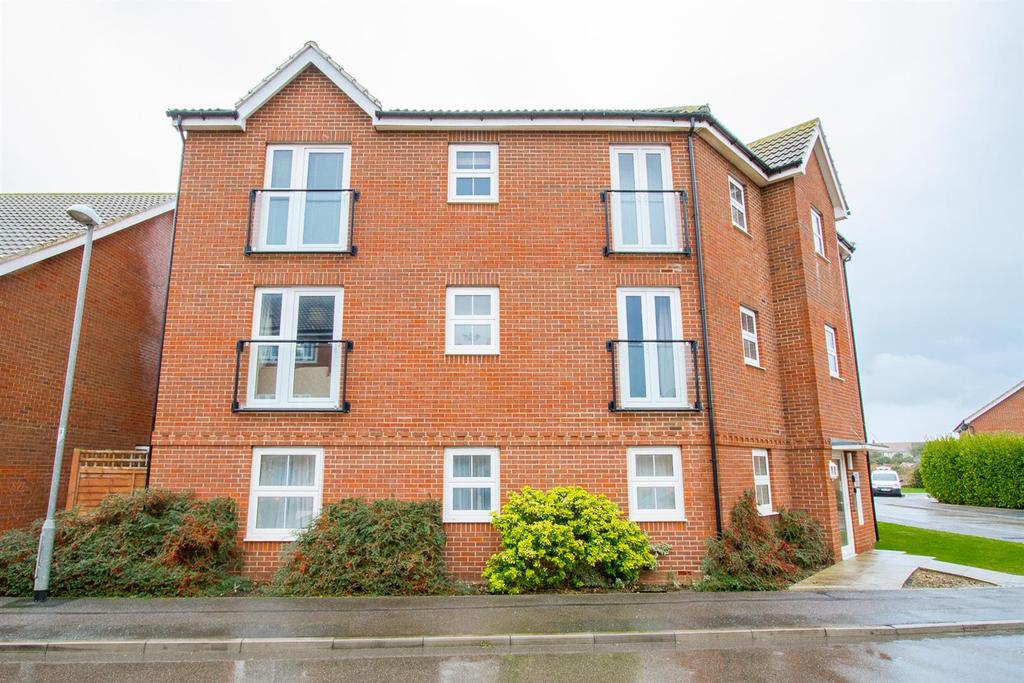 Montreal Close, Peacehaven 2 bed flat £222,500